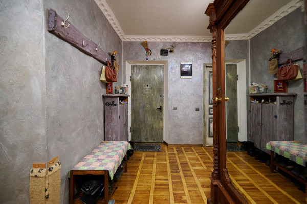 Продам трехкомнатную (3-комн.) квартиру, Студенческая ул, 30к1, Москва г