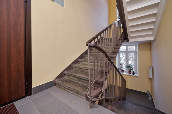 Продам трехкомнатную (3-комн.) квартиру, Студенческая ул, 30к1, Москва г