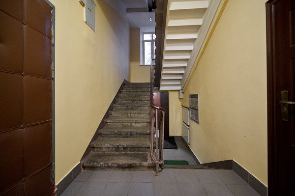 Продам трехкомнатную (3-комн.) квартиру, Студенческая ул, 30к1, Москва г