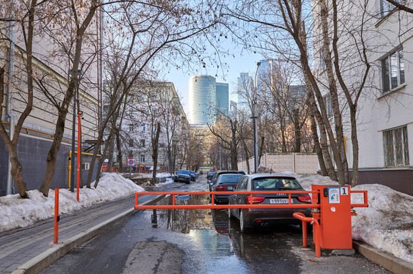 Продам трехкомнатную (3-комн.) квартиру, Студенческая ул, 30к1, Москва г