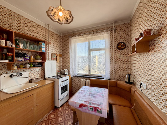 Продам двухкомнатную (2-комн.) квартиру, 60 лет Октября ул, 21, Симферополь г