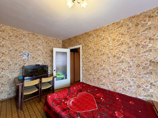 Продам двухкомнатную (2-комн.) квартиру, 60 лет Октября ул, 21, Симферополь г