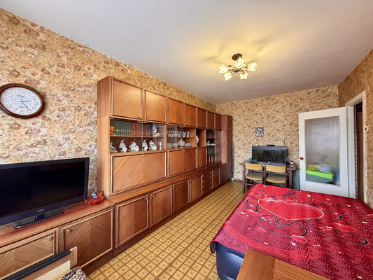 Продам двухкомнатную (2-комн.) квартиру, 60 лет Октября ул, 21, Симферополь г