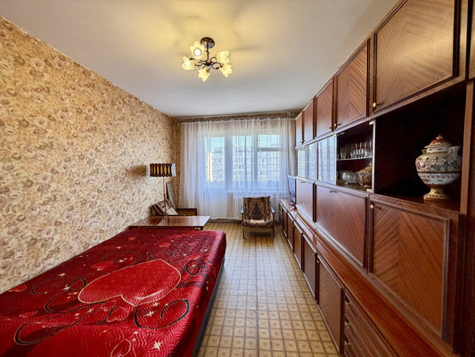 Продам двухкомнатную (2-комн.) квартиру, 60 лет Октября ул, 21, Симферополь г