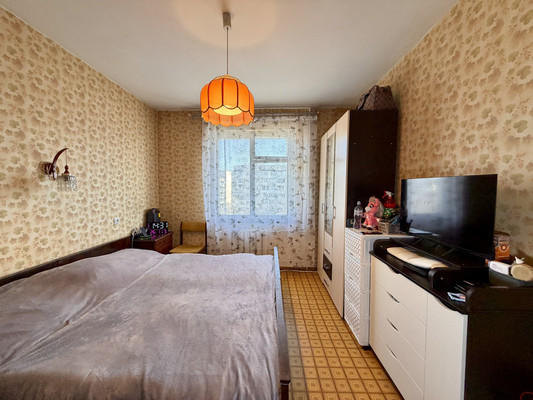 Продам двухкомнатную (2-комн.) квартиру, 60 лет Октября ул, 21, Симферополь г