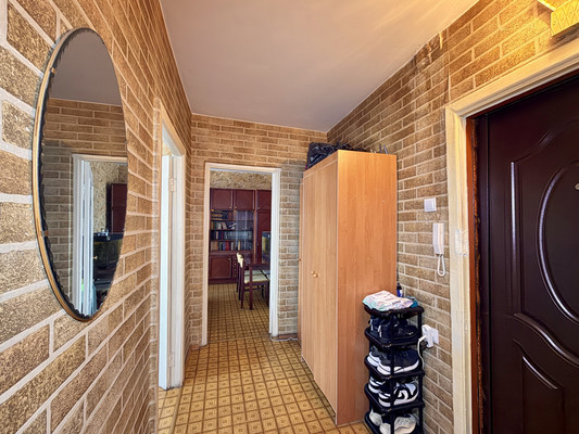 Продам двухкомнатную (2-комн.) квартиру, 60 лет Октября ул, 21, Симферополь г