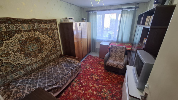 Продам трехкомнатную (3-комн.) квартиру, Вингиссара пр-кт, 39, Волосово г