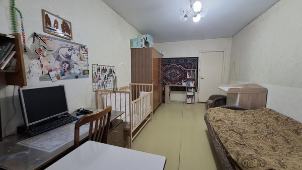 Продам трехкомнатную (3-комн.) квартиру, Вингиссара пр-кт, 39, Волосово г