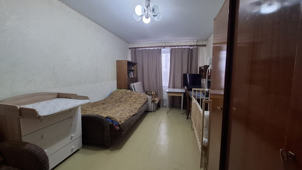 Продам трехкомнатную (3-комн.) квартиру, Вингиссара пр-кт, 39, Волосово г