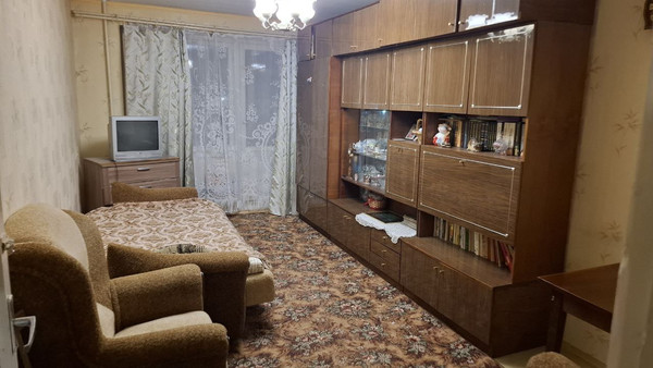 Продам трехкомнатную (3-комн.) квартиру, Вингиссара пр-кт, 39, Волосово г