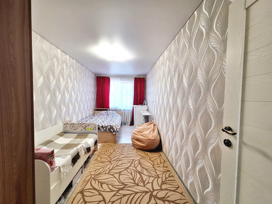 Продам двухкомнатную (2-комн.) квартиру, Октябрьская ул, 114, Батайск г