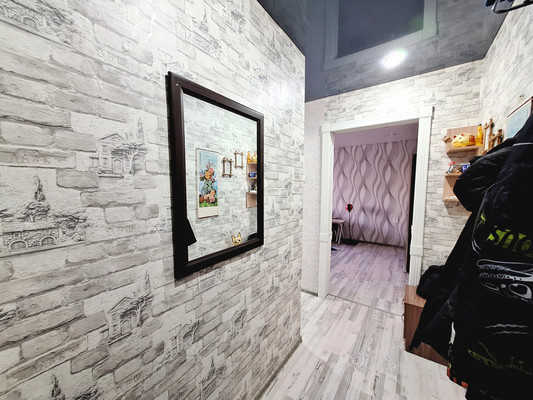 Продам двухкомнатную (2-комн.) квартиру, Октябрьская ул, 114, Батайск г