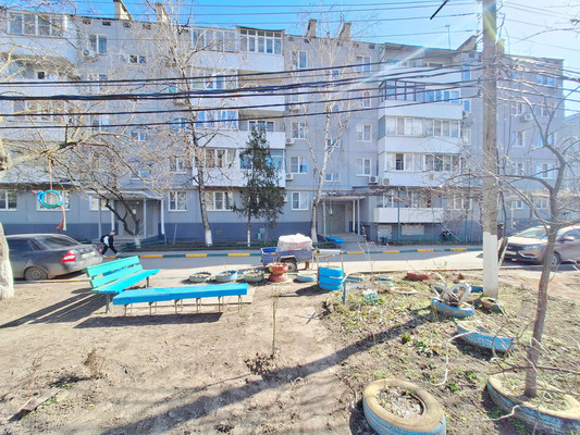 Продам двухкомнатную (2-комн.) квартиру, Октябрьская ул, 114, Батайск г