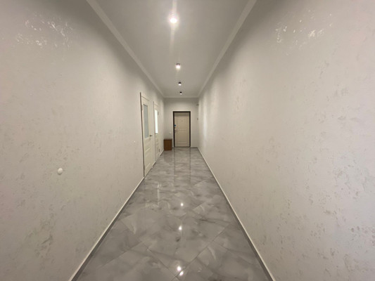 Продам двухкомнатную (2-комн.) квартиру, 18, Мир п