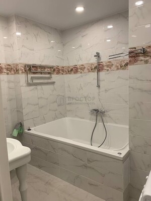 Продам однокомнатную (1-комн.) квартиру, 2-я Брестская ул, 43, Москва г