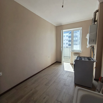 Продам однокомнатную (1-комн.) квартиру, Индустриальная ул, 28к1, Симферополь г