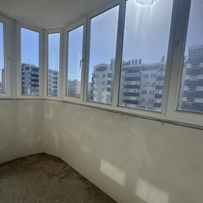 Продам однокомнатную (1-комн.) квартиру, Индустриальная ул, 28к1, Симферополь г
