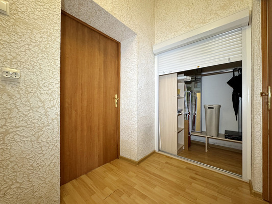 Продам двухкомнатную (2-комн.) квартиру, Советский пр-кт, 76, Калининград г