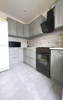 Продам двухкомнатную (2-комн.) квартиру, Артиллерийская ул, 49, Калининград г