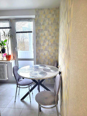 Продам двухкомнатную (2-комн.) квартиру, Артиллерийская ул, 49, Калининград г