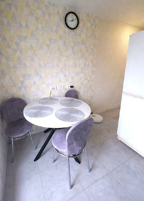 Продам двухкомнатную (2-комн.) квартиру, Артиллерийская ул, 49, Калининград г