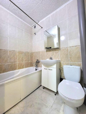 Продам двухкомнатную (2-комн.) квартиру, Артиллерийская ул, 49, Калининград г