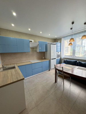 Продам двухкомнатную (2-комн.) квартиру, Согласия ул, 54, Калининград г