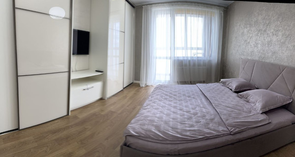 Продам двухкомнатную (2-комн.) квартиру, Согласия ул, 54, Калининград г