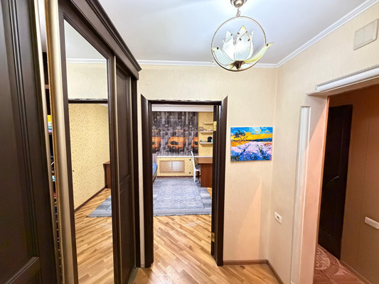 Продам трехкомнатную (3-комн.) квартиру, Суворова ул, 21, Нальчик г