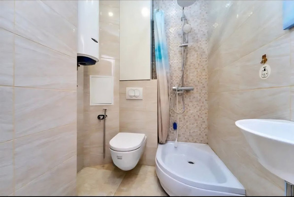 Продам двухкомнатную (2-комн.) квартиру, им. Адмирала Серебрякова ул, 3к1, Краснодар г