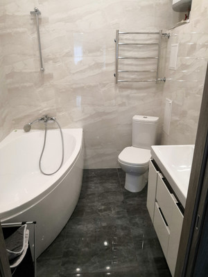 Продам трехкомнатную (3-комн.) квартиру, Энгельса ул, 93, Новороссийск г