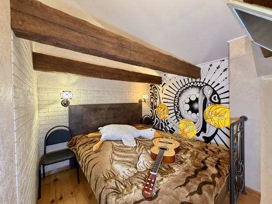 Продам трехкомнатную (3-комн.) квартиру, Камская ул, 31, Симферополь г