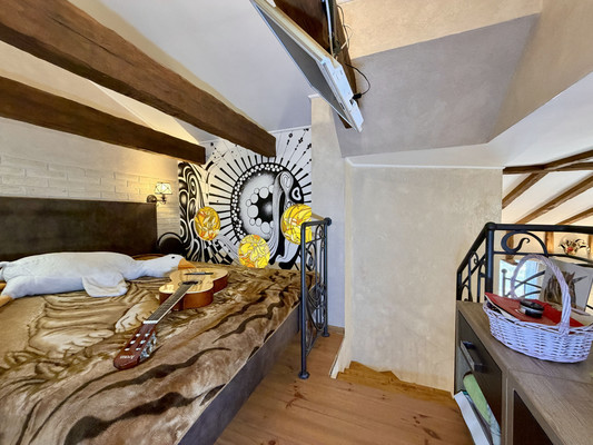 Продам трехкомнатную (3-комн.) квартиру, Камская ул, 31, Симферополь г