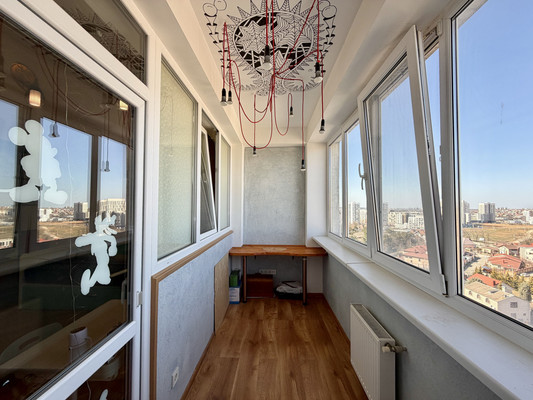 Продам трехкомнатную (3-комн.) квартиру, Камская ул, 31, Симферополь г