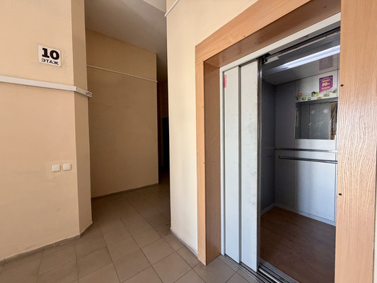 Продам трехкомнатную (3-комн.) квартиру, Камская ул, 31, Симферополь г