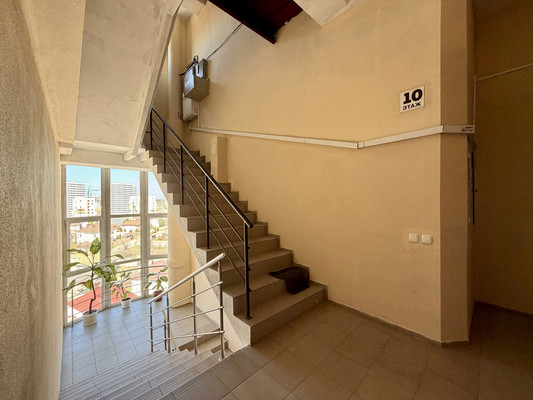 Продам трехкомнатную (3-комн.) квартиру, Камская ул, 31, Симферополь г