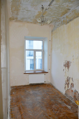 Продам трехкомнатную (3-комн.) квартиру, Киевская ул, 14, Санкт-Петербург г