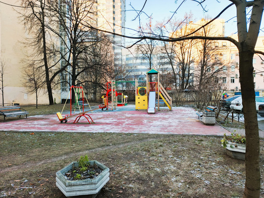 Продам трехкомнатную (3-комн.) квартиру, Киевская ул, 14, Санкт-Петербург г