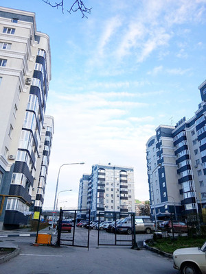 Продам двухкомнатную (2-комн.) квартиру, Индустриальная ул, 28к1, Симферополь г