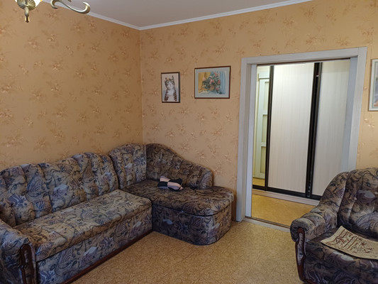 Продам трехкомнатную (3-комн.) квартиру, Коровникова ул, 1/53, Великий Новгород г