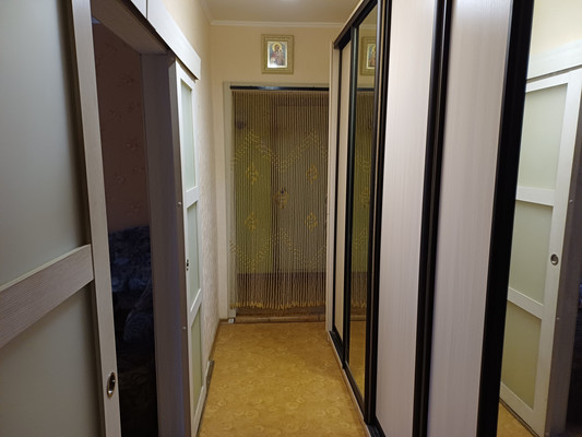 Продам трехкомнатную (3-комн.) квартиру, Коровникова ул, 1/53, Великий Новгород г