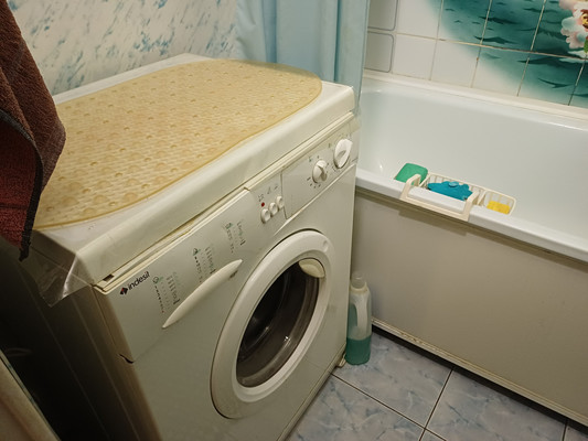 Продам трехкомнатную (3-комн.) квартиру, Коровникова ул, 1/53, Великий Новгород г