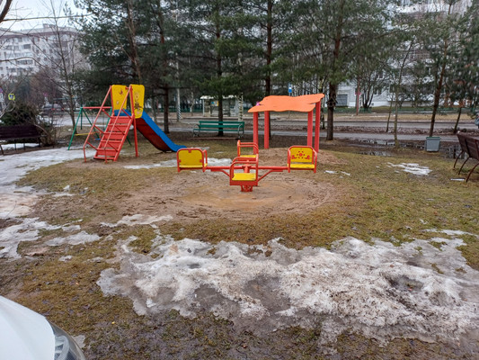 Продам трехкомнатную (3-комн.) квартиру, Коровникова ул, 1/53, Великий Новгород г