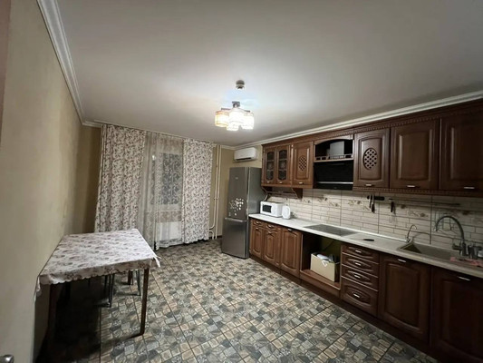 Продам двухкомнатную (2-комн.) квартиру, им. писателя Знаменского пр-кт, 17, Краснодар г