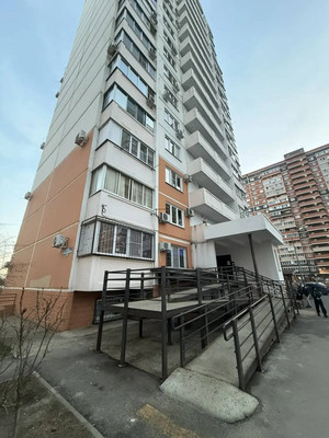 Продам двухкомнатную (2-комн.) квартиру, им. писателя Знаменского пр-кт, 17, Краснодар г