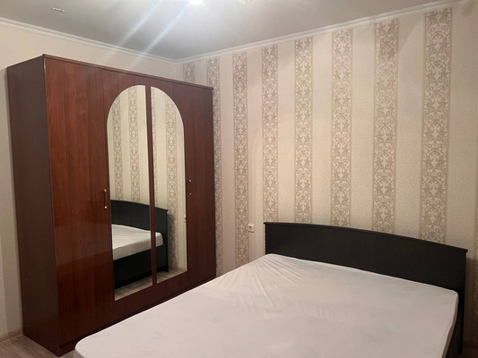 Сдам двухкомнатную (2-комн.) квартиру, Черкасская ул, 60/1, Краснодар г