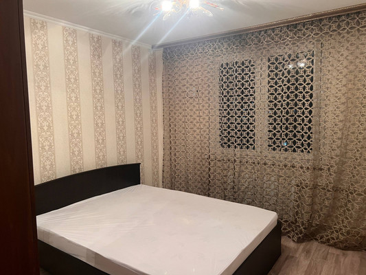 Сдам двухкомнатную (2-комн.) квартиру, Черкасская ул, 60/1, Краснодар г