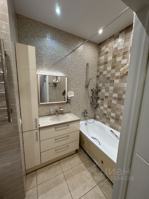 Продам двухкомнатную (2-комн.) квартиру, Берзарина ул, 28кАк1, Москва г