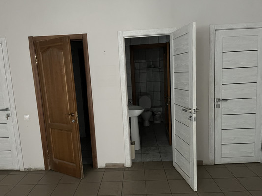 Сдам торговое помещение 550 м2, Затонская ул, 18, Красноярск г