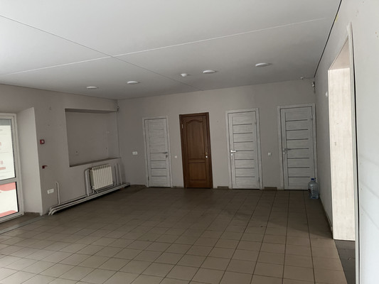 Сдам торговое помещение 550 м2, Затонская ул, 18, Красноярск г